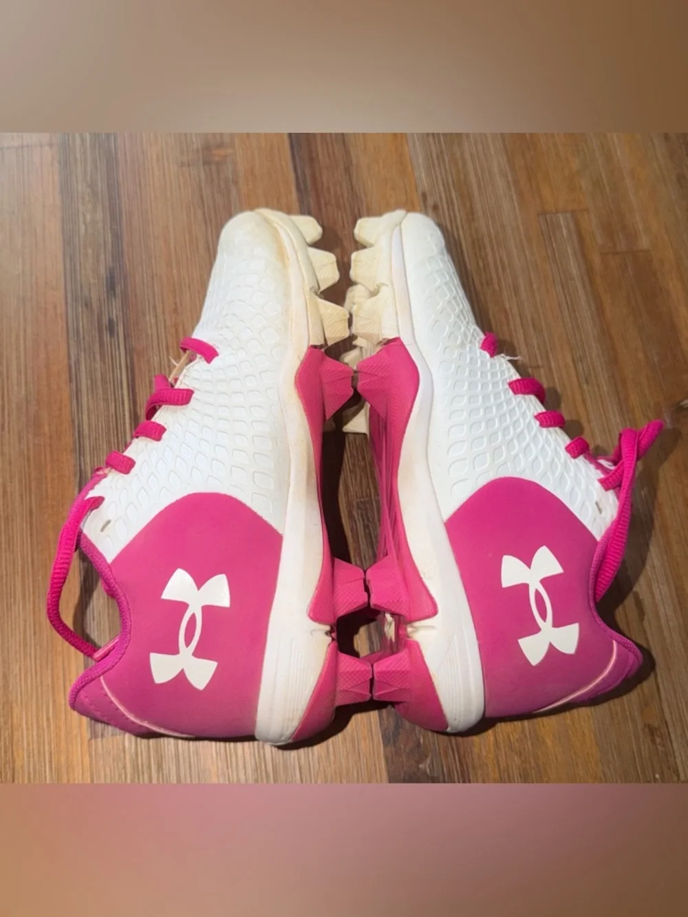 Cleats - Picture 4 of 9